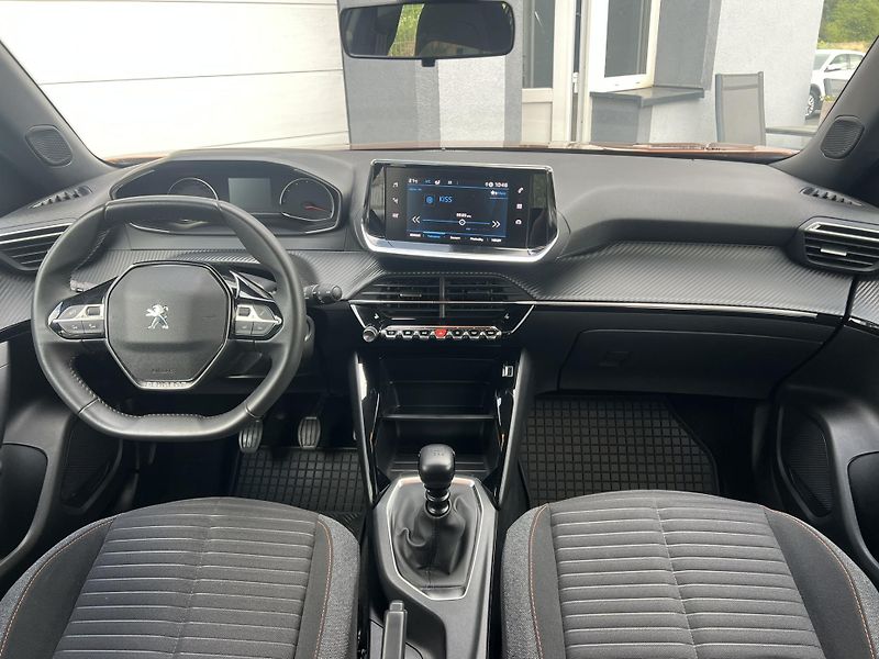 Peugeot 2008 (2024) 1.2T 130K KAMERA ČR NOVÉ 1.MAJ - fotka 11 z 21
