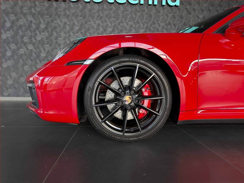 Porsche 911 (2024) Carrera S - fotka 11 z 23