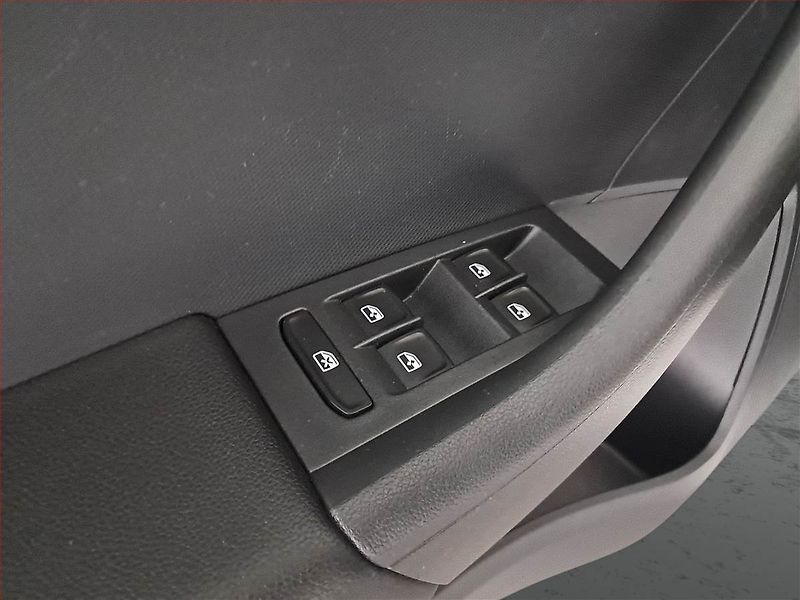 Škoda Rapid (2015) Spaceback 1.2 TSI, Tempomat - fotka 15 z 16