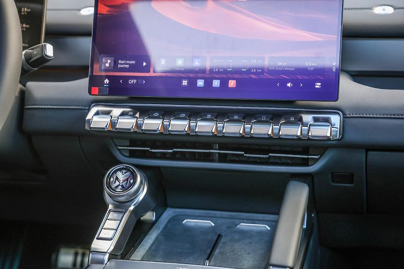 Dongfeng Ostatní (2026) M-HERO 817 II E1+a - fotka 12 z 12