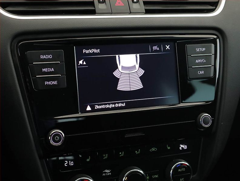 Škoda Octavia (2020) Ambition 1.5 TSI, ČR,1.maj - fotka 13 z 18