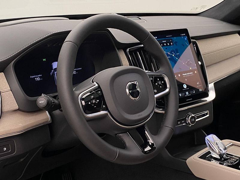 Volvo XC90 (2026) T8 AWD Plug-in BRIGHT ULTRA - fotka 4 z 77