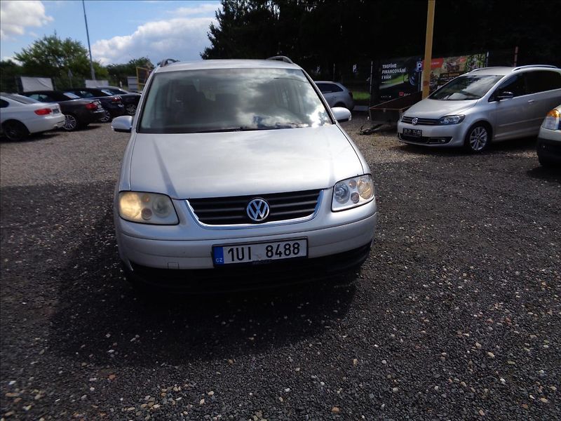 Volkswagen Touran 2,0 - fotka 2 z 25