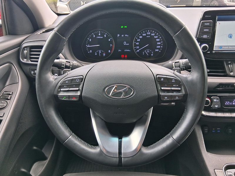 Hyundai i30 STYLE NAVI 1.4 T-GDi 103 kW - fotka 11 z 30