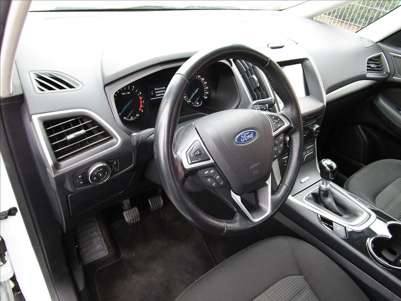 Ford Galaxy 1.5 EcoBoost, aut. Klima, 7 mí - fotka 10 z 46