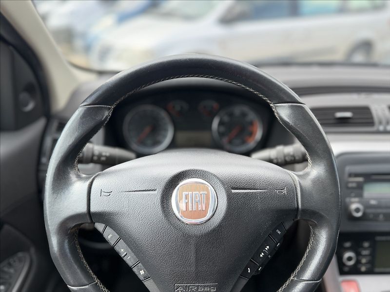 Fiat Croma 1,9 JTD AUTOMAT - fotka 11 z 25