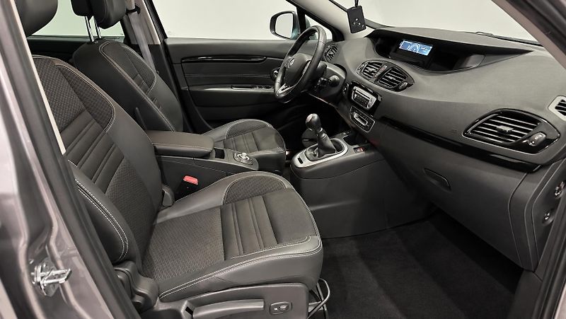 Renault Scénic (2014) - fotka 19 z 20