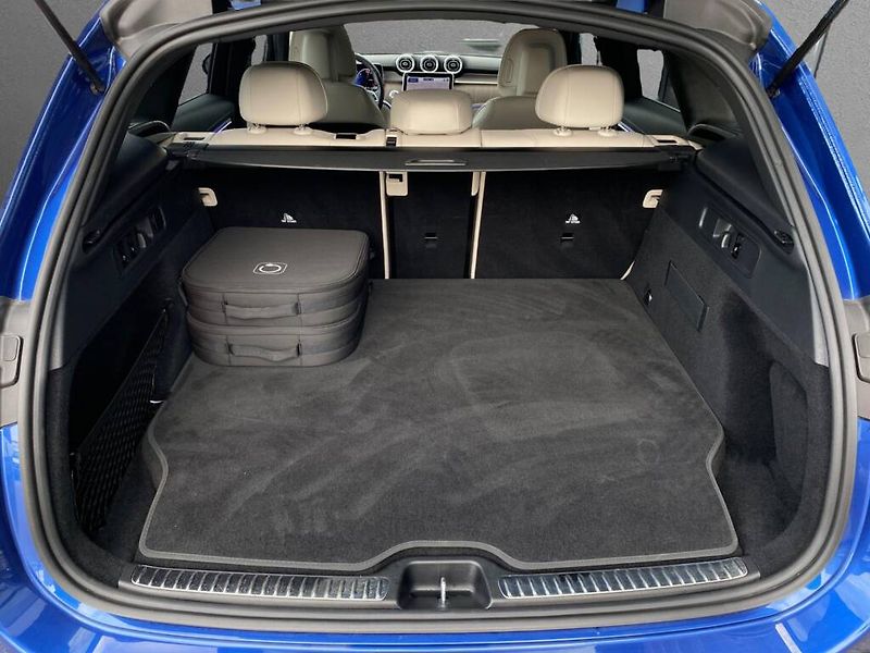 Mercedes-Benz GLC (2024) 300 e 4MATIC - fotka 26 z 28