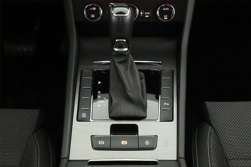 Škoda Superb (2022) Style 2.0 TDI - fotka 10 z 19