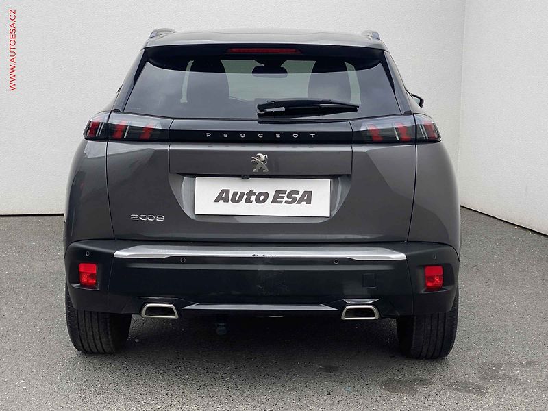 Peugeot 2008 (2023) 1.2 PT, Allure, AT, LED, TZ - fotka 5 z 19