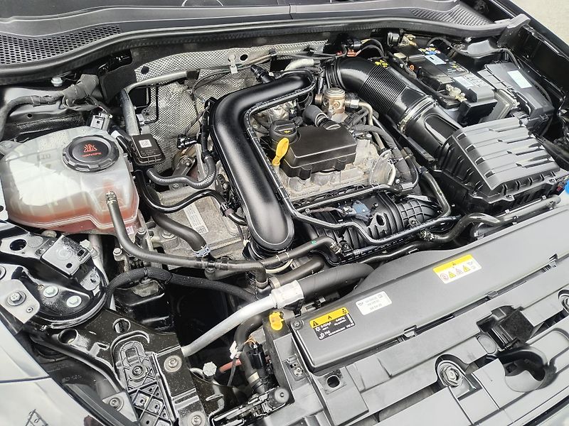 Seat Leon 1.0 eTSi AT 81KWNAVI/MATRIXLED - fotka 65 z 67