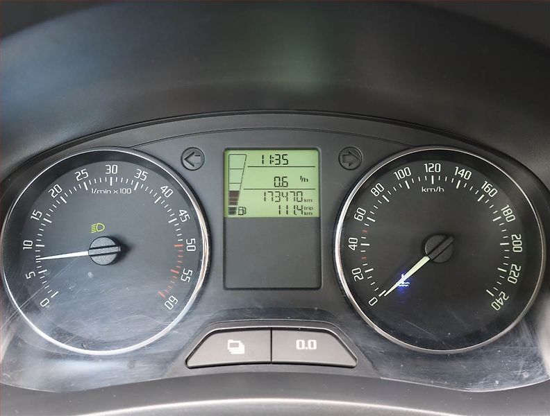 Škoda Fabia (2011) 1.6 TDI, Tempomat - fotka 11 z 15