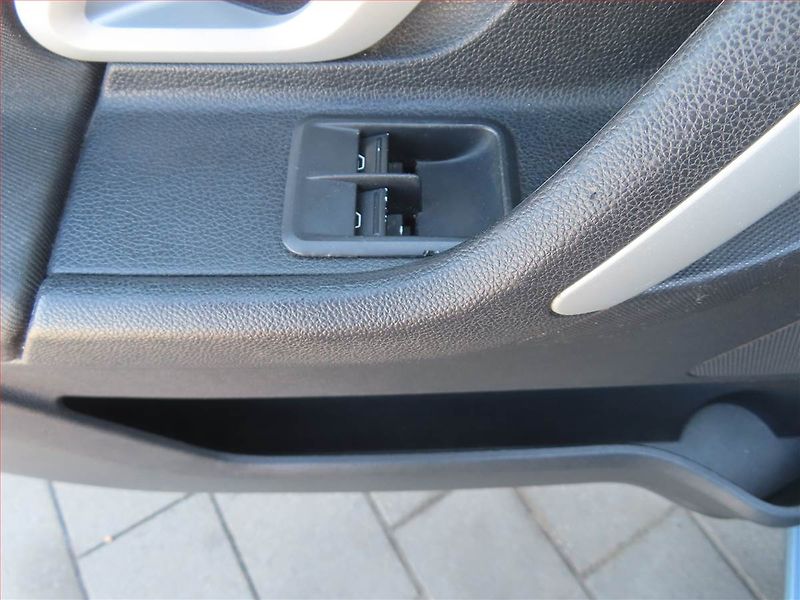 Škoda Fabia (2008) 1.2 12V, Serv.kniha, po STK - fotka 16 z 16