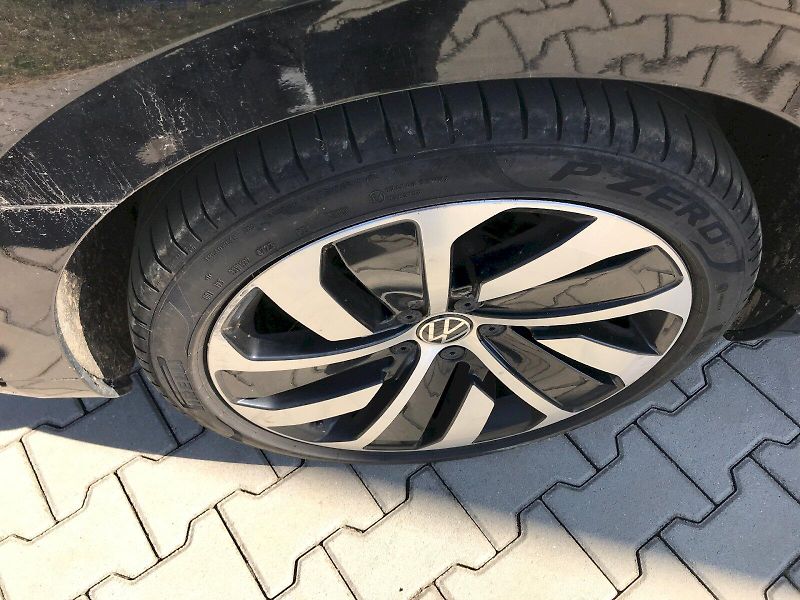 Volkswagen Arteon (2022) R-LINE 2,0 TDI 7DSG - fotka 12 z 25