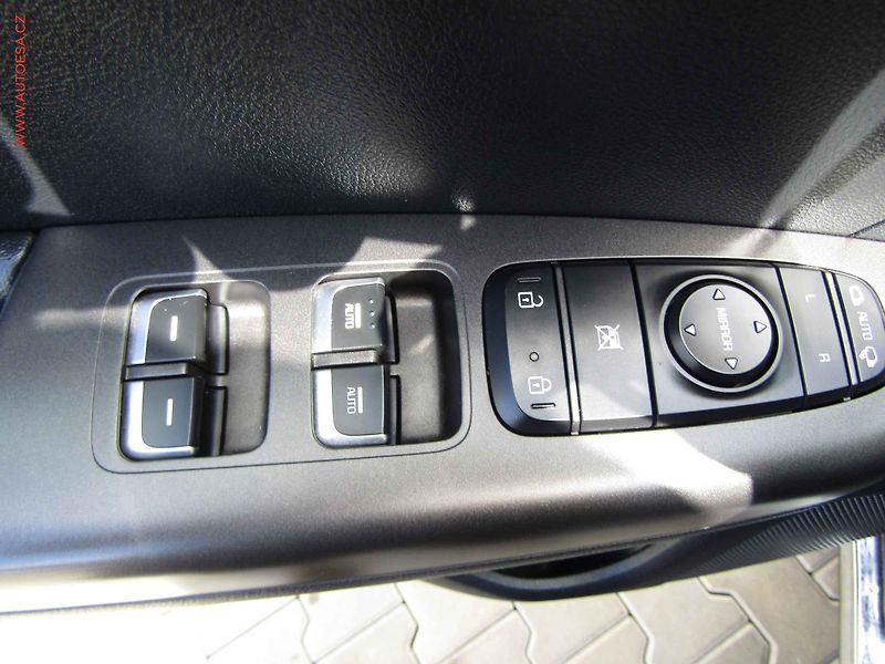 Kia Sportage (2020) 1.6 TGDi, 1.maj,ČR - fotka 11 z 22