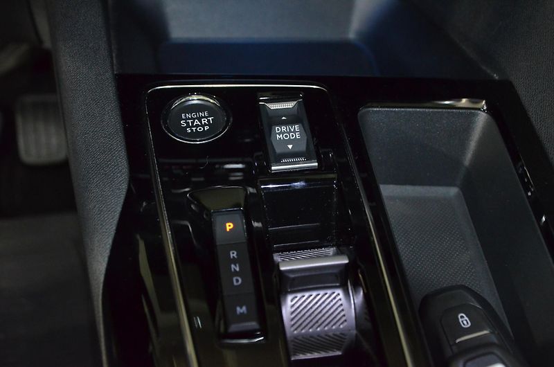 Peugeot 5008 (2023) - fotka 17 z 22