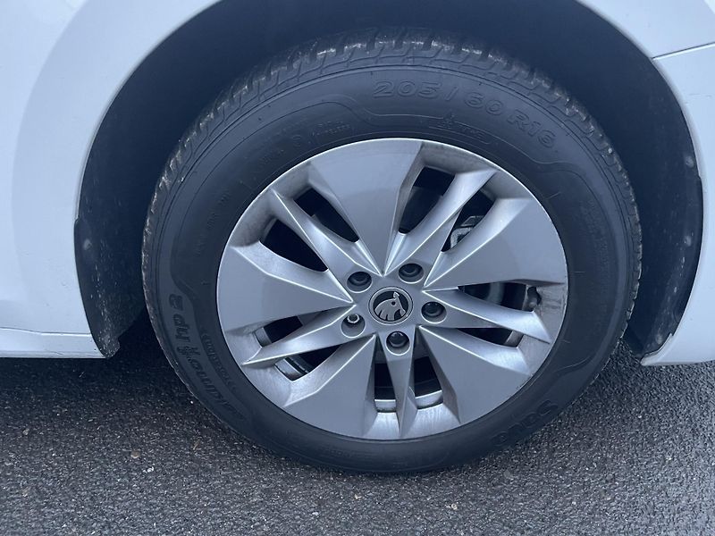 Škoda Octavia (2021) 1.5 Tsi 110 kw Ambition  - fotka 23 z 26