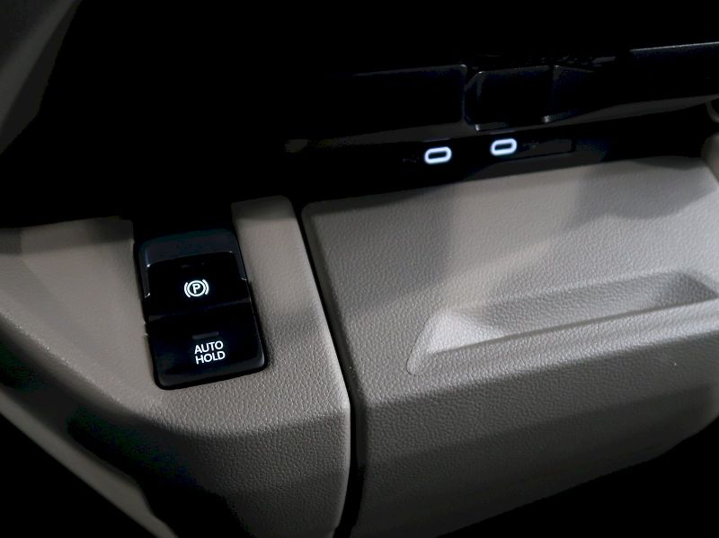 Volkswagen Multivan (2025) BULLI 1.5TSI PHEV 180KW 4M DSG - fotka 35 z 44