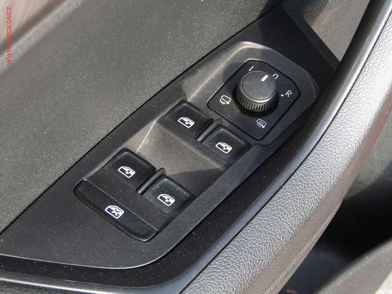Škoda Karoq (2022) 1.5 TSi, 1.maj,ČR, DSG, navi - fotka 11 z 23