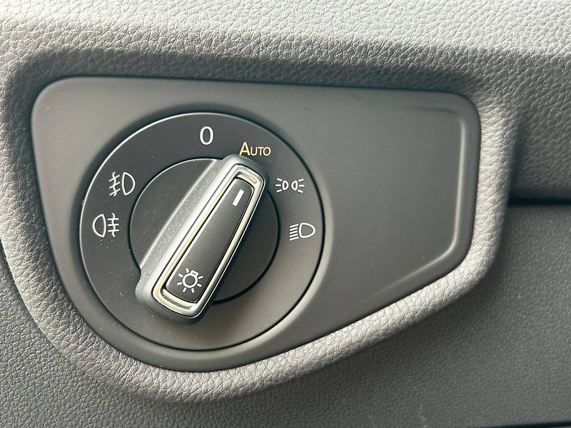 Volkswagen Touran (2023) 2.0 TDI 110kW DSG  Webasto LED - fotka 9 z 32