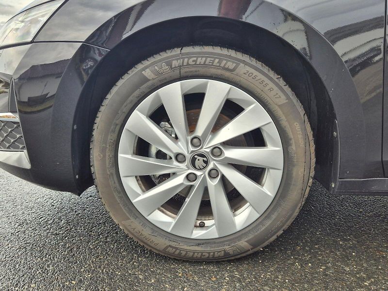 Škoda Octavia (2025) kombi Top Selection 1.5 TSI 11 - fotka 11 z 36