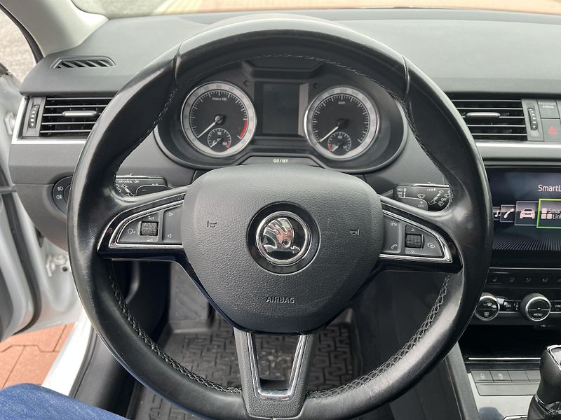 Škoda Octavia 1.6 TDi DSG Style 85 kW - fotka 20 z 34