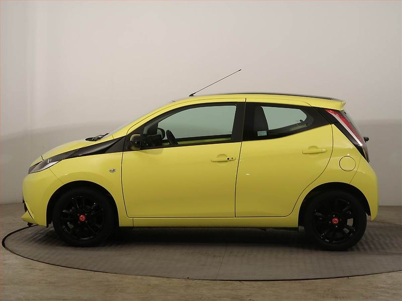 Toyota Aygo (2017) x-cite 1.0 VVT-i, ČR,1.maj - fotka 3 z 13
