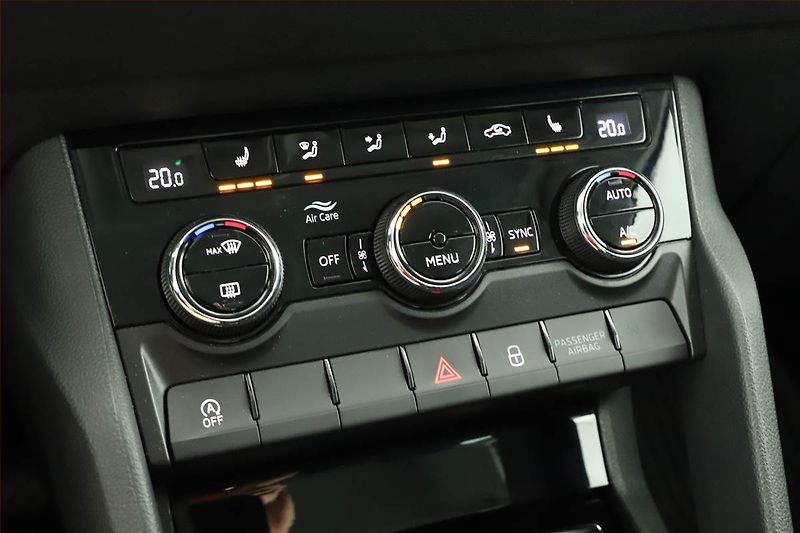 Škoda Karoq (2021) Ambition 2.0 TDI - fotka 16 z 19