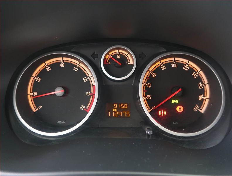 Opel Corsa (2009) 1.2, nová STK, jezdí dobře - fotka 11 z 14