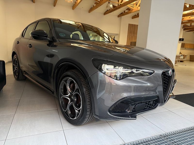 Alfa Romeo Stelvio (2023) 2.2 210 HP Veloce 8AT Q4 - fotka 3 z 32