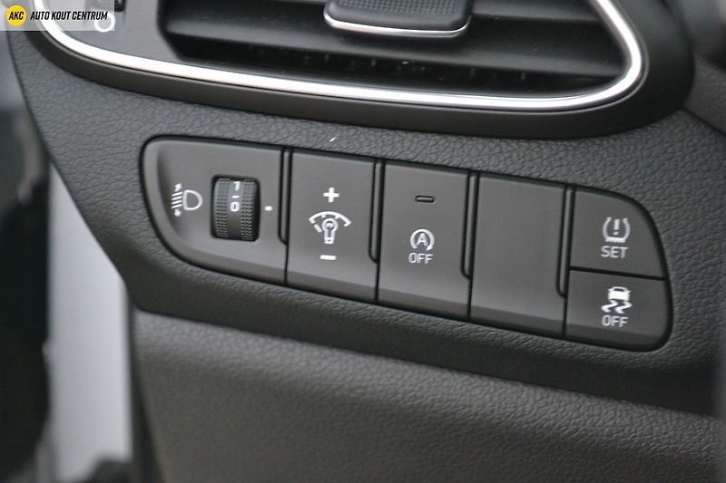 Hyundai i30 WG 1,5I MT COMFORT ALU16 - fotka 34 z 44