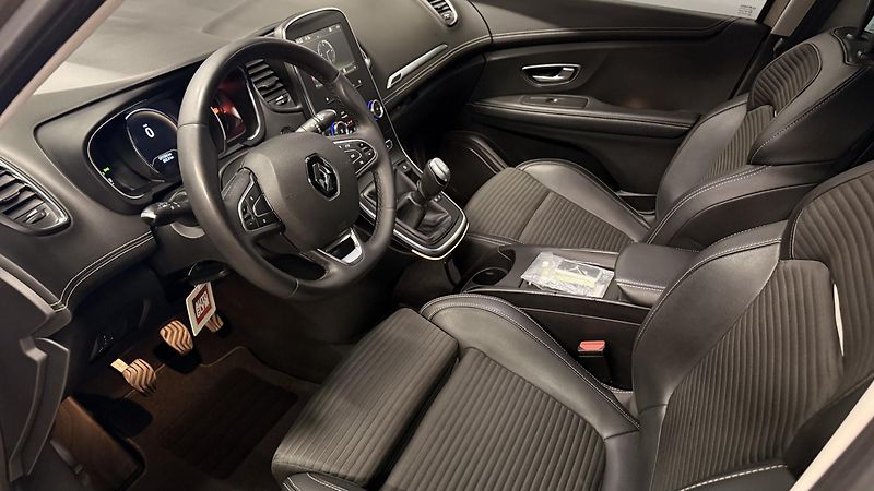 Renault Grand Scénic (2020) TCe,140PS,REZERVOVÁNO - fotka 23 z 45