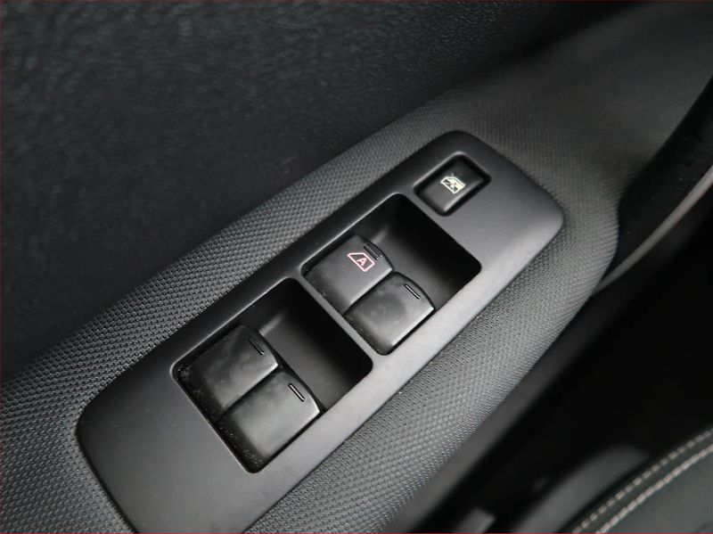 Nissan Qashqai (2013) 1.6 dCi, 4X4, Serv.kniha - fotka 15 z 18