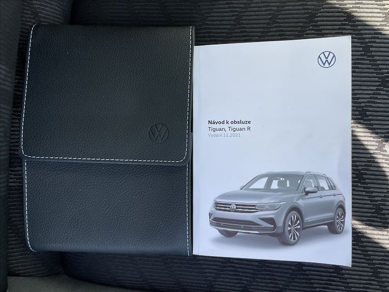 Volkswagen Tiguan 2,0 TDI 4Mot DSG R-Line Matrix - fotka 18 z 23