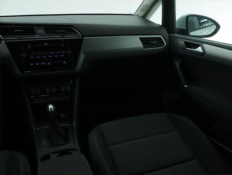Volkswagen Touran (2021) Comfortline 2.0 TDI, Automat - fotka 8 z 16