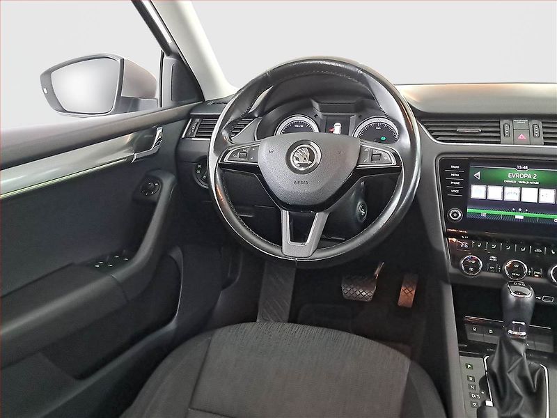 Škoda Octavia (2018) 1.8 TSI, Automat, Tempomat - fotka 7 z 21