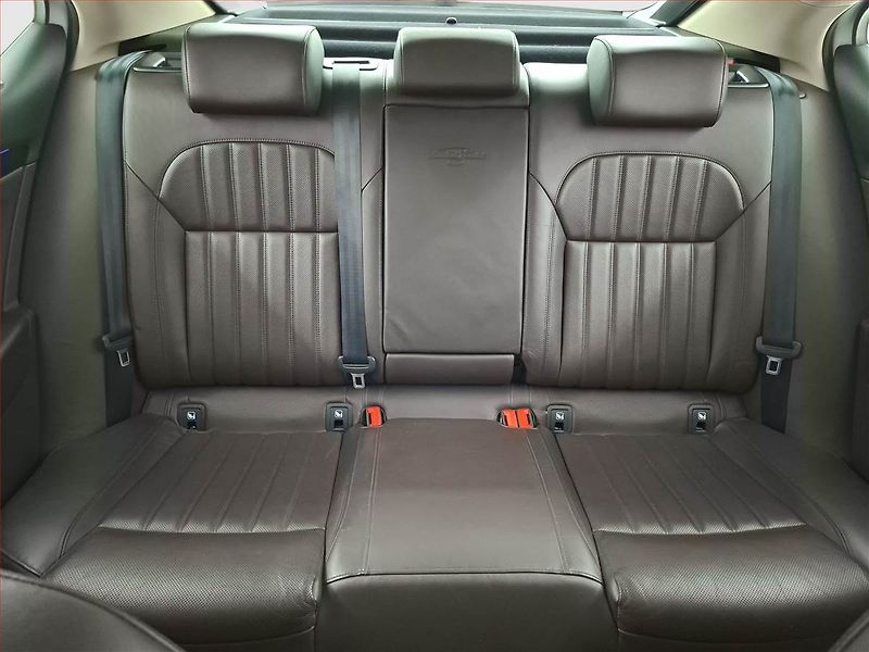 Škoda Superb (2015) Laurin&Klement 2.0 TDI 4x4 - fotka 10 z 25