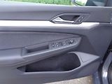 Volkswagen Golf 1.5 eTSI DSG Life 110 kW - náhled 11