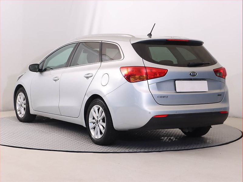 Kia Ceed (2017) 1.6 CRDi, Serv.kniha, Tempomat - fotka 4 z 20