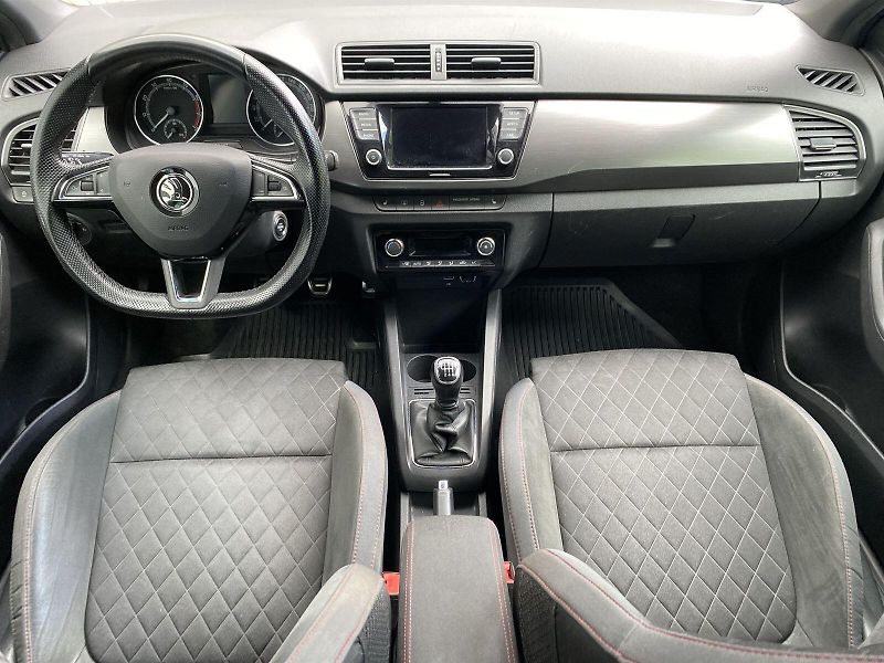Škoda Fabia (2018) 1.0 TSI Style + - fotka 5 z 32