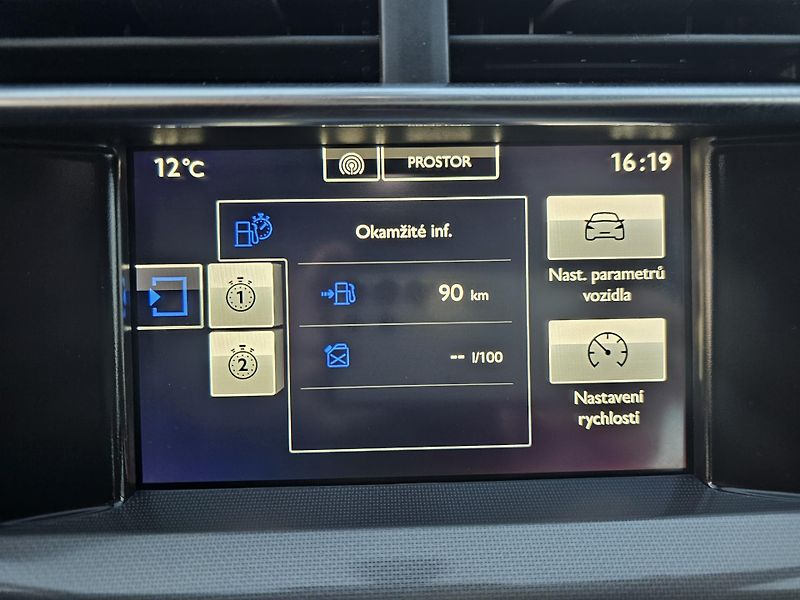 Citroën C4 (2016) 1.2 81kW SHINE,81 000 KM !!! - fotka 28 z 47
