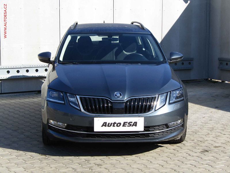 Škoda Octavia (2017) 2.0 TDi, 2.maj,ČR, Style, LED - fotka 2 z 18