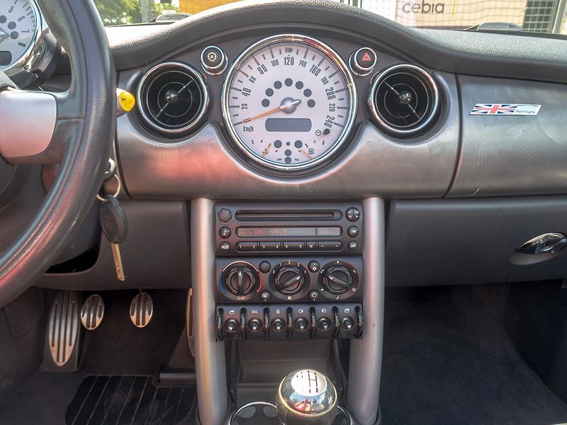 Mini Cooper S (2005) 1.6T 125KW – HARMAN KARDON - fotka 17 z 37