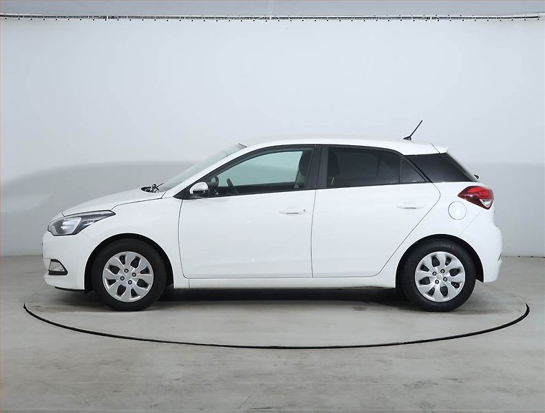 Hyundai i20 (2016) 1.2, LPG, Park. senzory - fotka 3 z 15