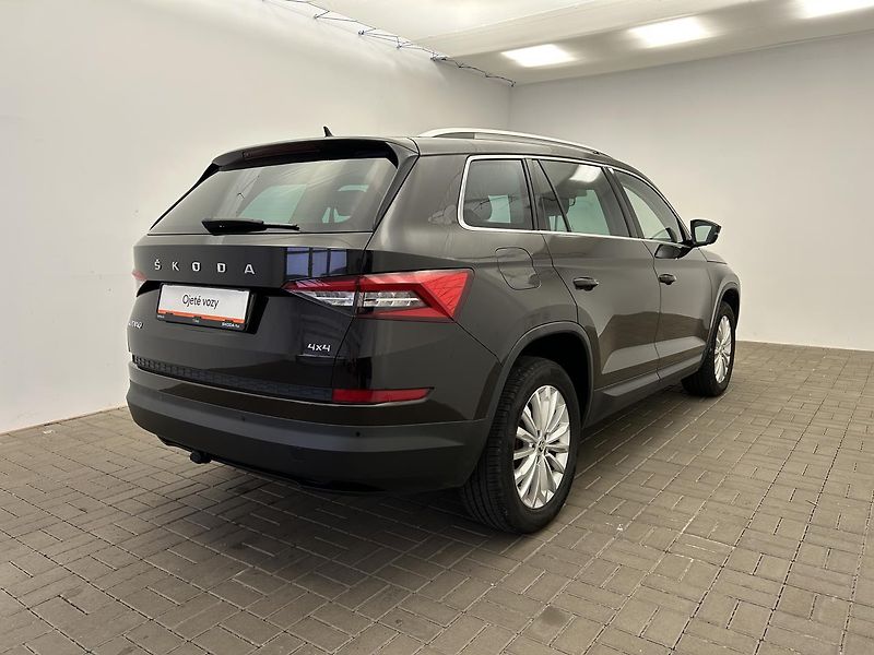 Škoda Kodiaq 2.0 TDI 4x4 Style - fotka 2 z 25