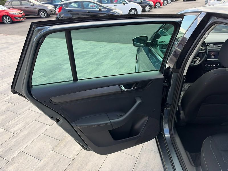 Škoda Rapid (2018) Clever 1.0 TSI 70kW - fotka 12 z 30
