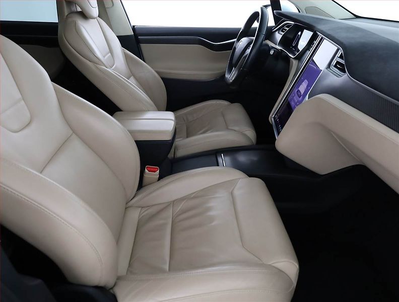 Tesla Model X (2017) P100D, SoH 92% - fotka 7 z 25