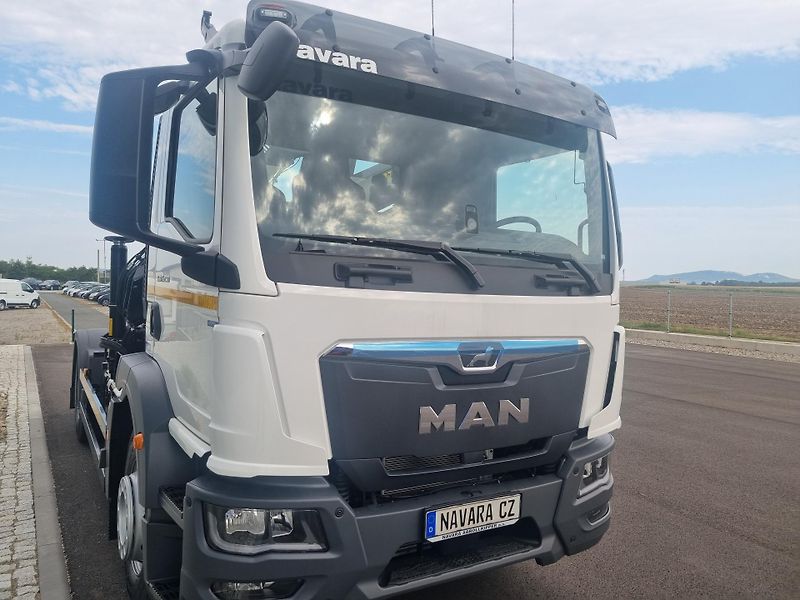MAN TGM 18.290 HIAB 102 KONTEJNER 10T - fotka 4 z 16