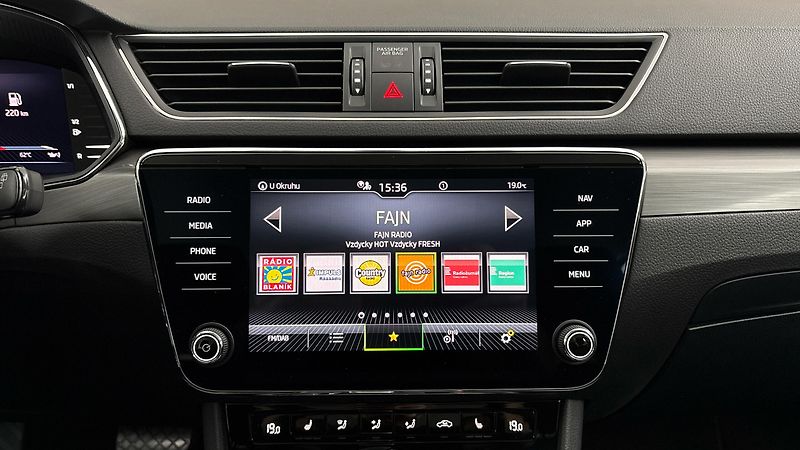 Škoda Superb 2.0 TDI DSG Style Combi - fotka 11 z 27