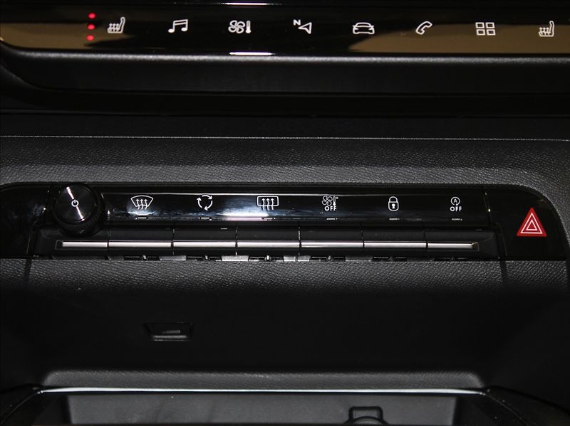 Citroën C5 Aircross 1,5 HDi 96kW AT Max. ČR - fotka 16 z 26